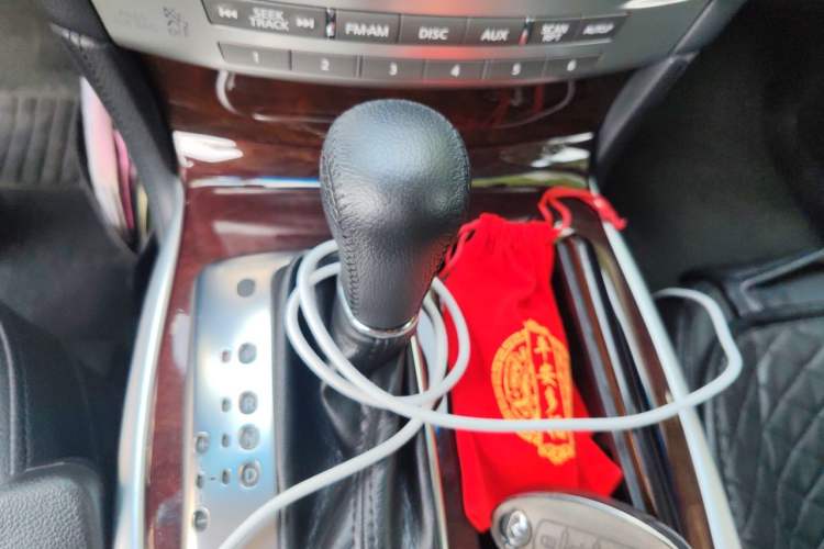 Used Infiniti Q70 2019 Q70L 2.0T Enjoyment Edition Gear Lever