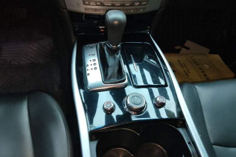 Used Infiniti Q70 2019 Q70L 2.0T Elite Edition Gear Lever