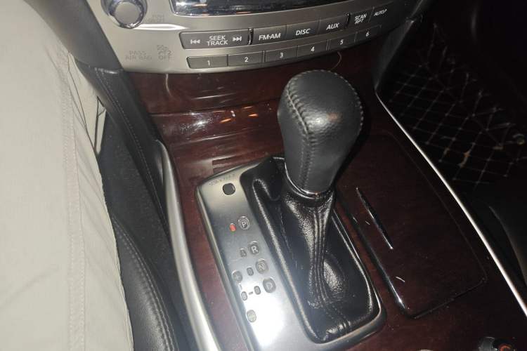 Used Infiniti Q70 2019 Q70L 2.0T Elite Plus Version Gear Lever