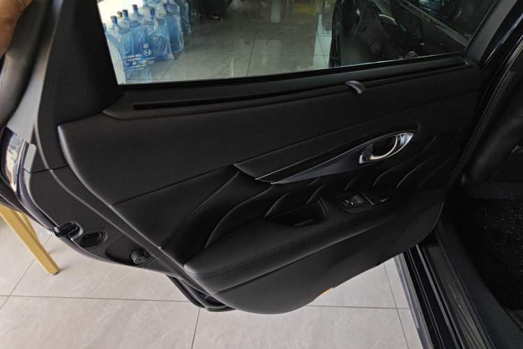 Used Infiniti Q70 2019 Q70L 2.0T Elite Plus Version Left Rear Door Interior