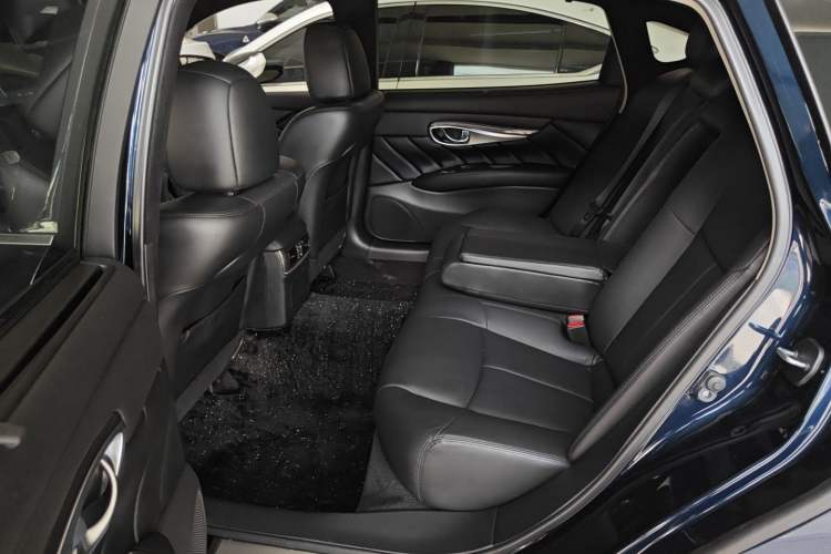 Used Infiniti Q70 2019 Q70L 2.0T Elite Plus Version Left Rear Seat