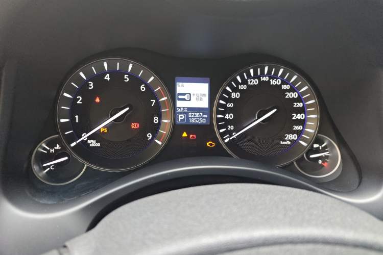 Used Infiniti Q70 2019 Q70L 2.0T Elite Plus Version Odometer Close Up