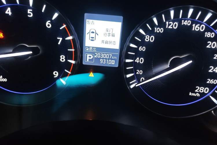 Used Infiniti Q70 2019 Q70L 2.0T Elite Edition Odometer Close Up