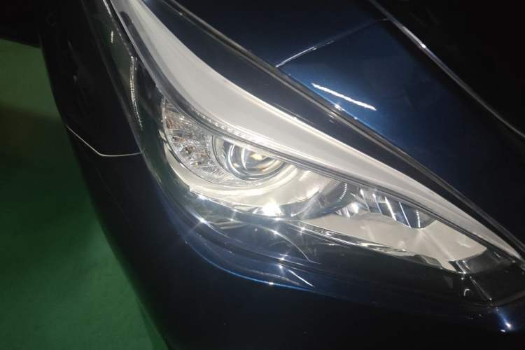 Used Infiniti Q70 2019 Q70L 2.0T Elite Plus Version Right Front Headlight