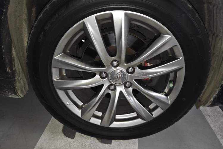 Used Infiniti Q70 2019 Q70L 2.0T Elite Edition Right Front Wheel Hub