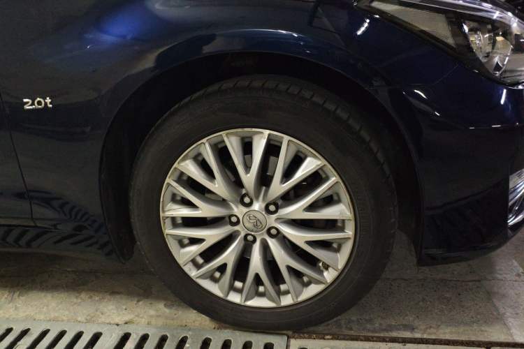 Used Infiniti Q70 2019 Q70L 2.0T Elite Plus Version Right Front Wheel Hub