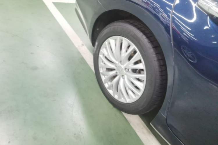 Used Infiniti Q70 2019 Q70L 2.0T Elite Plus Version Right Rear Wheel Hub