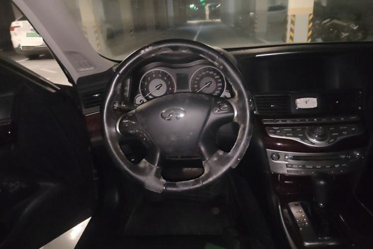 Used Infiniti Q70 2019 Q70L 2.0T Elite Plus Version Steering Wheel