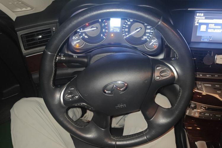 Used Infiniti Q70 2019 Q70L 2.0T Elite Plus Version Steering Wheel