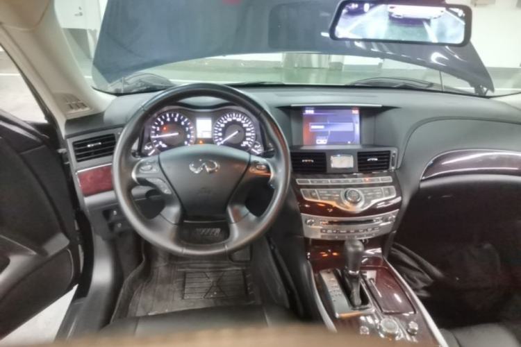 Used Infiniti Q70 2019 Q70L 2.0T Elite Plus Version Steering Wheel