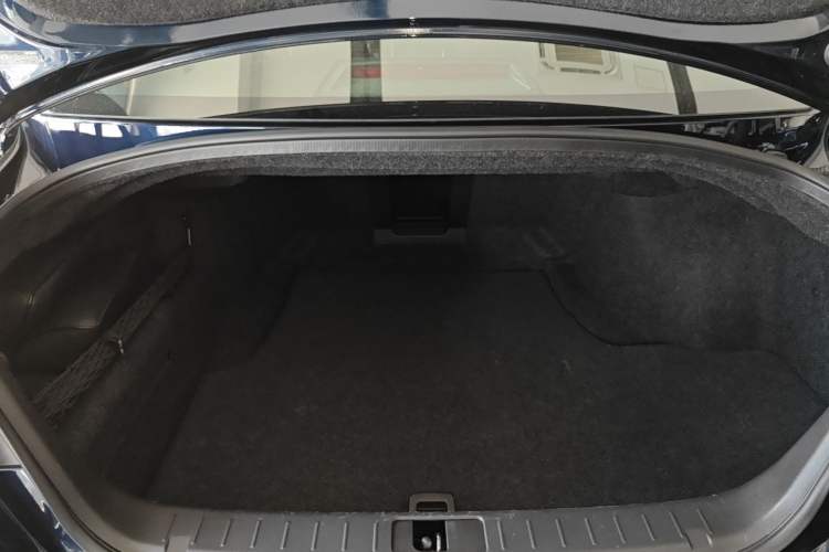 Used Infiniti Q70 2019 Q70L 2.0T Elite Plus Version Trunk