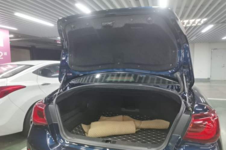 Used Infiniti Q70 2019 Q70L 2.0T Elite Plus Version Trunk