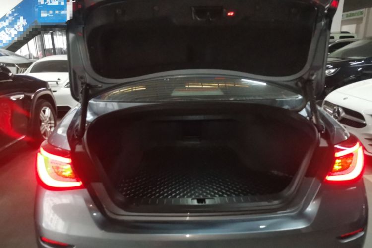 Used Infiniti Q70 2019 Q70L 2.0T Enjoyment Edition Trunk
