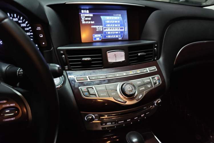 Used Infiniti Q70 2019 Q70L 2.0T Enjoyment Edition PLUS Audio And AC Panel