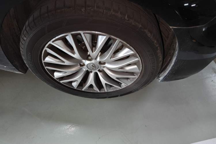 Used Infiniti Q70 2019 Q70L 2.0T Enjoyment Edition PLUS Right Front Wheel Hub