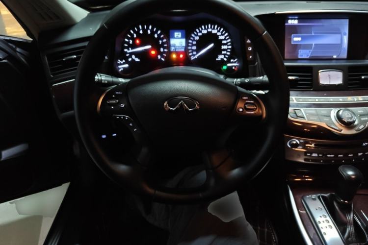 Used Infiniti Q70 2019 Q70L 2.0T Enjoyment Edition PLUS Steering Wheel