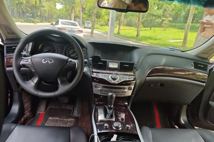 Used Infiniti Q70 2019 Q70L 2.0T Elite Plus Version Center Console