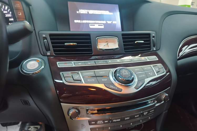 Used Infiniti Q70 2019 Q70L 2.0T Enjoyment Edition Audio And AC Panel