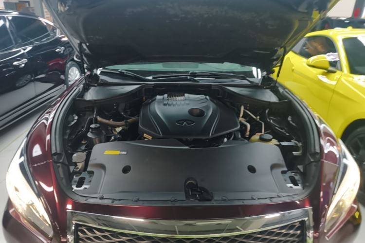 Used Infiniti Q70 2019 Q70L 2.0T Enjoyment Edition Engine Bay