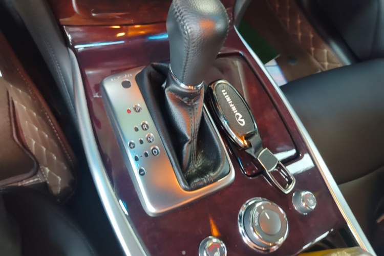 Used Infiniti Q70 2019 Q70L 2.0T Enjoyment Edition Gear Lever