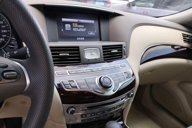 Used Infiniti Q70 2019 Q70L 2.0T Elite Plus Version Audio And AC Panel