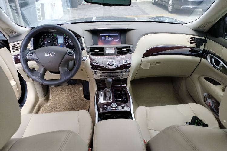 Used Infiniti Q70 2019 Q70L 2.0T Elite Plus Version Center Console