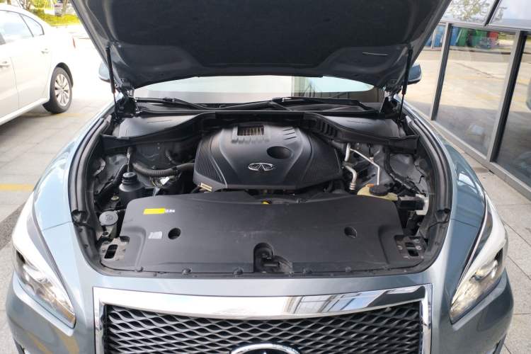 Used Infiniti Q70 2019 Q70L 2.0T Elite Plus Version Engine Bay