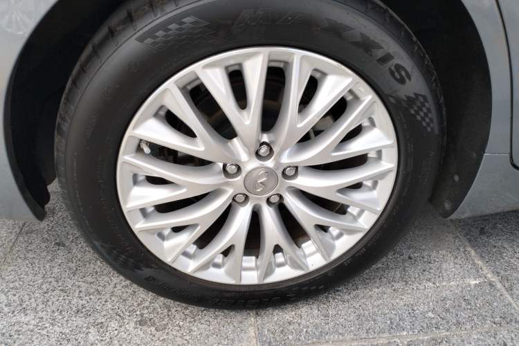 Used Infiniti Q70 2019 Q70L 2.0T Elite Plus Version Right Rear Wheel Hub