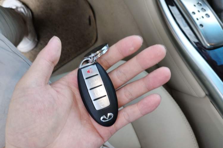 Used Infiniti Q70 2019 Q70L 2.0T Elite Plus Version Vehicle Key