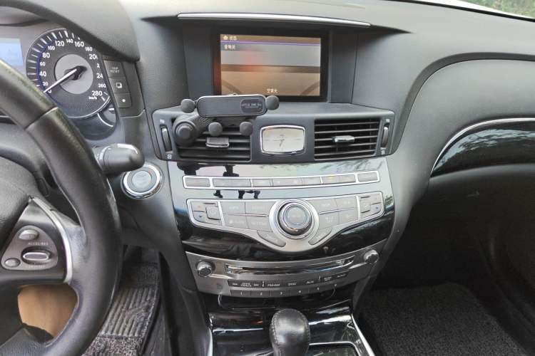Used Infiniti Q70 2019 Q70L 2.0T Elite Edition Audio And AC Panel