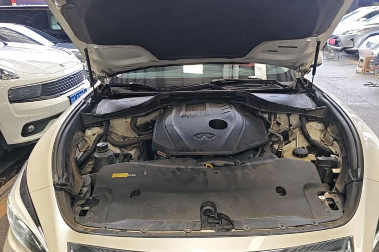 Used Infiniti Q70 2019 Q70L 2.0T Elite Plus Version Engine Bay
