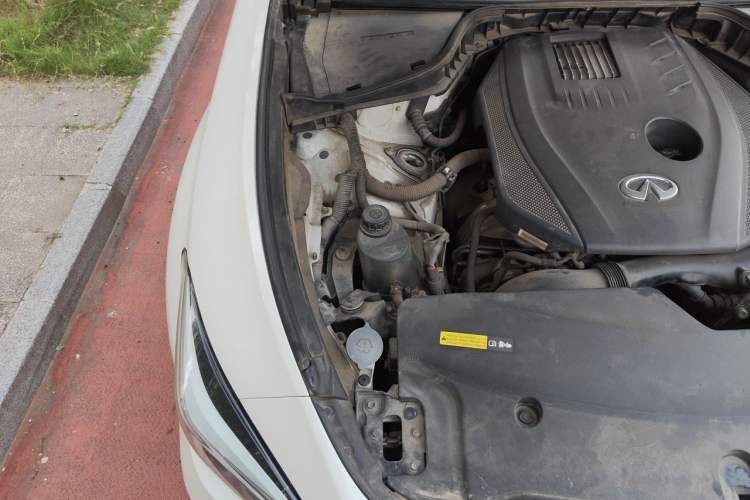 Used Infiniti Q70 2019 Q70L 2.0T Elite Edition Engine Bay Right