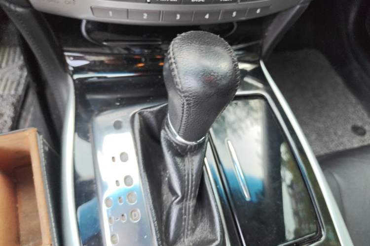 Used Infiniti Q70 2019 Q70L 2.0T Elite Edition Gear Lever