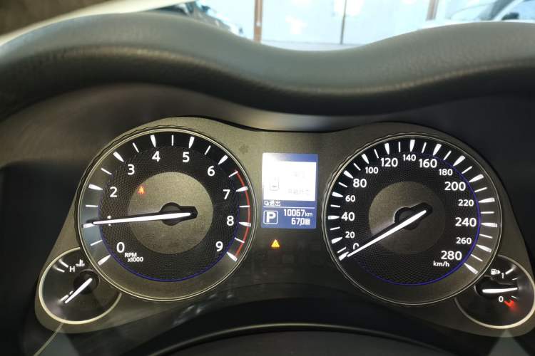 Used Infiniti Q70 2019 Q70L 2.0T Elite Plus Version Instrument Cluster