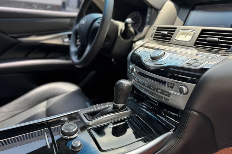 Used Infiniti Q70 2019 Q70L 2.0T Elite Edition Interior 2