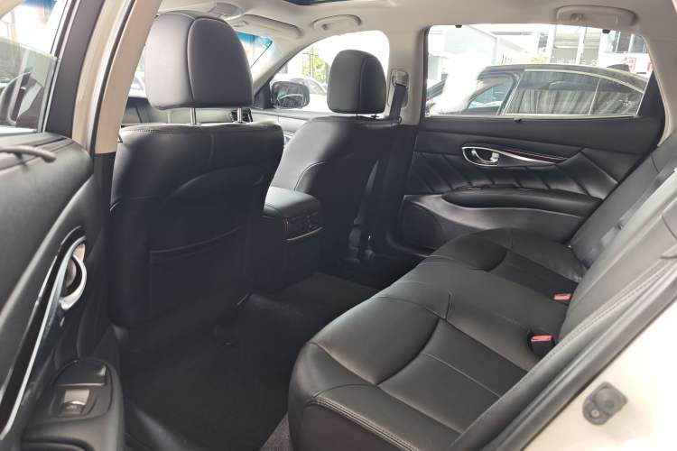 Used Infiniti Q70 2019 Q70L 2.0T Elite Plus Version Interior 4
