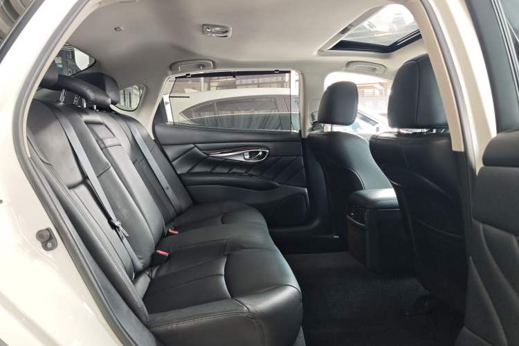 Used Infiniti Q70 2019 Q70L 2.0T Elite Plus Version Interior 7