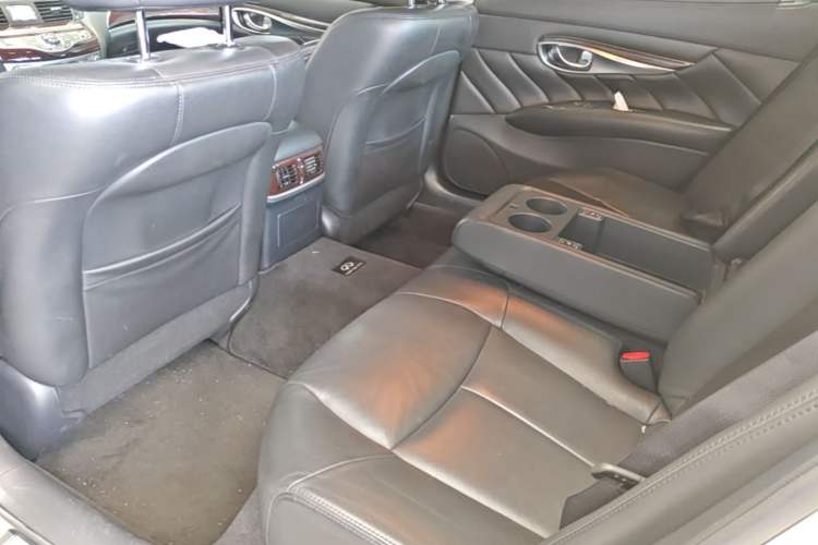 Used Infiniti Q70 2019 Q70L 2.0T Elite Plus Version Left Rear Seat