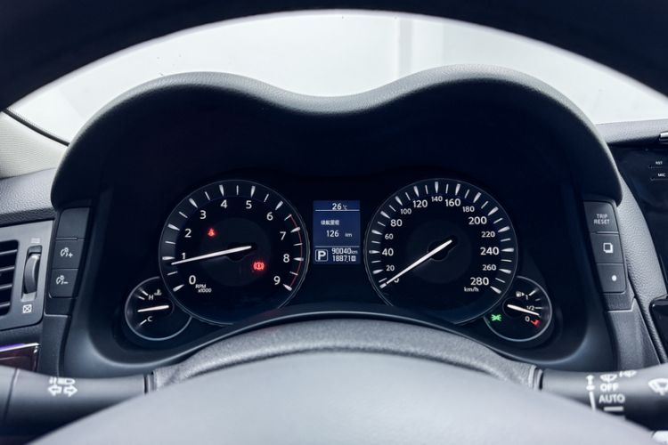 Used Infiniti Q70 2019 Q70L 2.0T Elite Edition Odometer Close Up