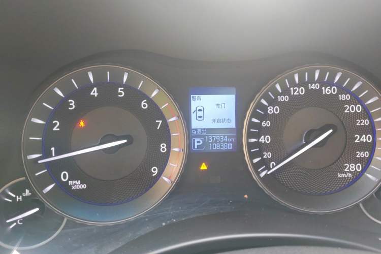 Used Infiniti Q70 2019 Q70L 2.0T Elite Edition Odometer Close Up