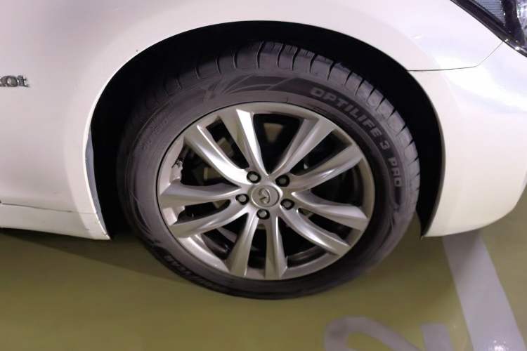 Used Infiniti Q70 2019 Q70L 2.0T Elite Edition Right Front Wheel Hub