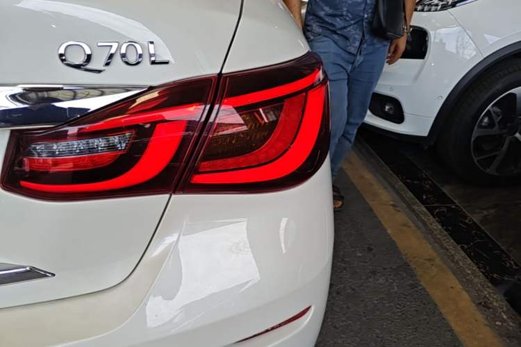 Used Infiniti Q70 2019 Q70L 2.0T Elite Plus Version Right Rear Taillight