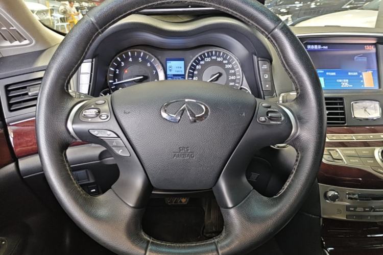 Used Infiniti Q70 2019 Q70L 2.0T Elite Plus Version Steering Wheel