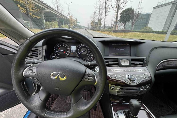 Used Infiniti Q70 2019 Q70L 2.0T Elite Plus Version Steering Wheel