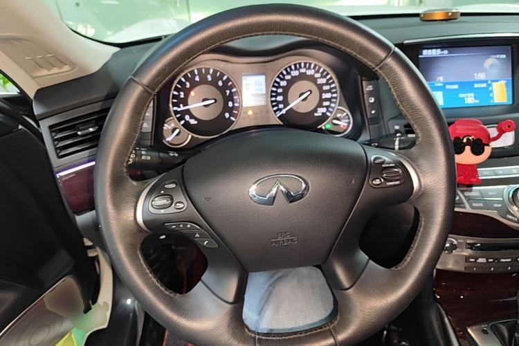 Used Infiniti Q70 2019 Q70L 2.0T Elite Plus Version Steering Wheel