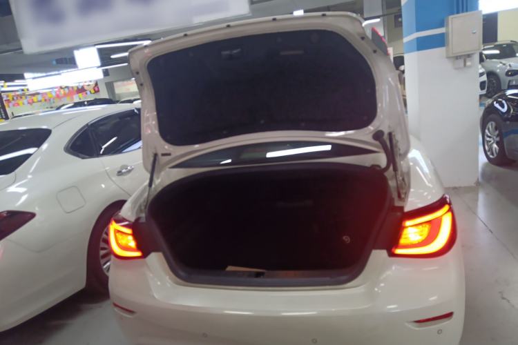 Used Infiniti Q70 2019 Q70L 2.0T Enjoyment Edition Trunk