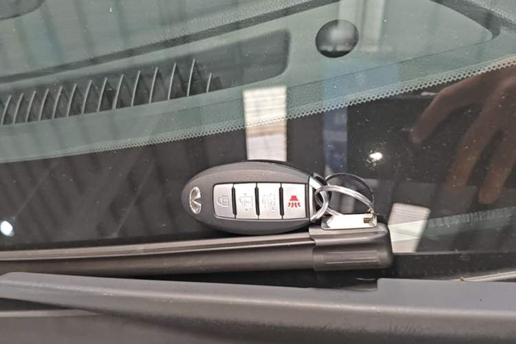 Used Infiniti Q70 2019 Q70L 2.0T Elite Plus Version Vehicle Key