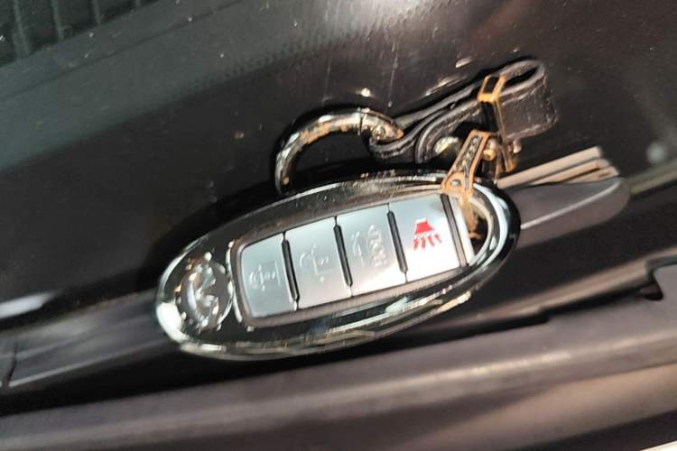 Used Infiniti Q70 2019 Q70L 2.0T Elite Plus Version Vehicle Key