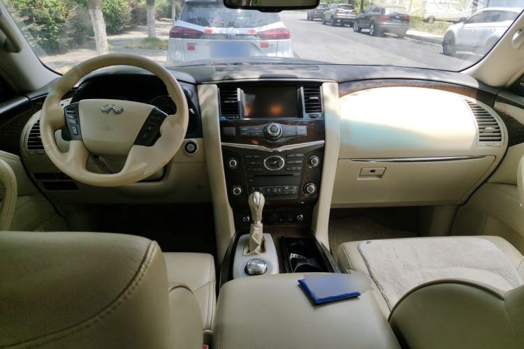 Used Infiniti QX 2011 QX56 Center Console