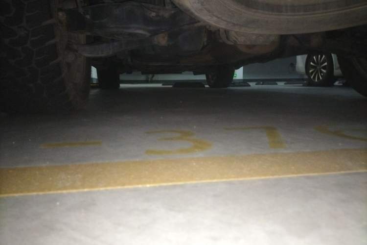Used Infiniti QX 2011 QX56 Chassis Rear
